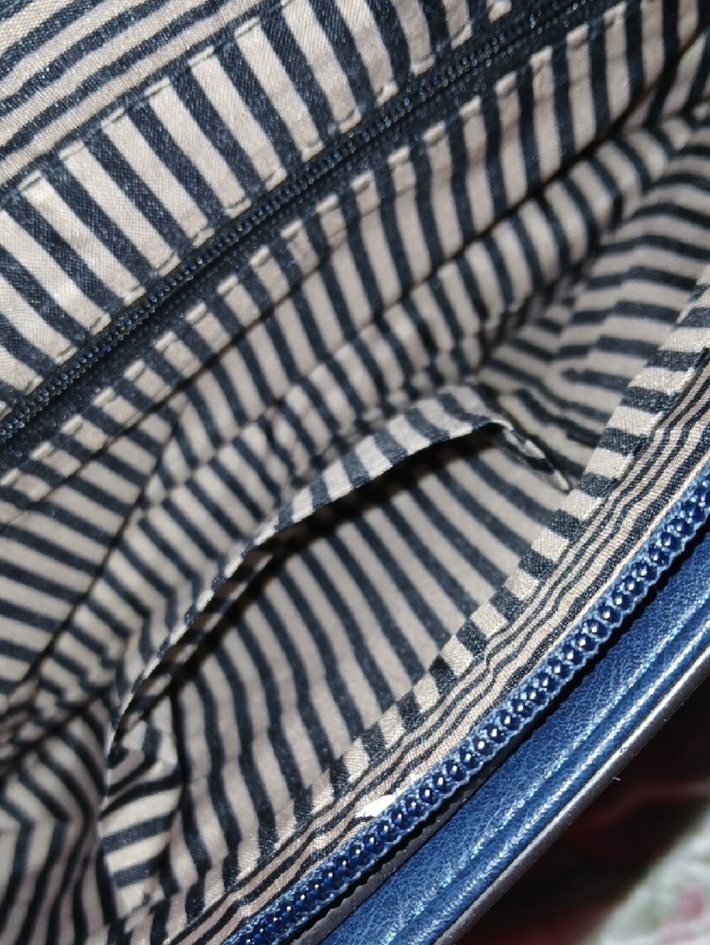 Classic Dark Navy Blue Crossbody Satchel - Unbranded - Picture 3 of 3